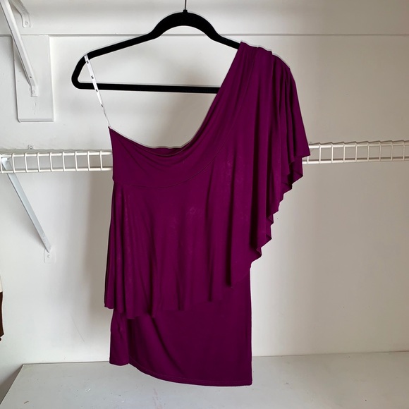 Off-the-shoulder Ruffle Top - Picture 2 of 6